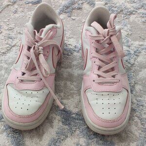 Nike Court Borough Low Girls Size 4Y